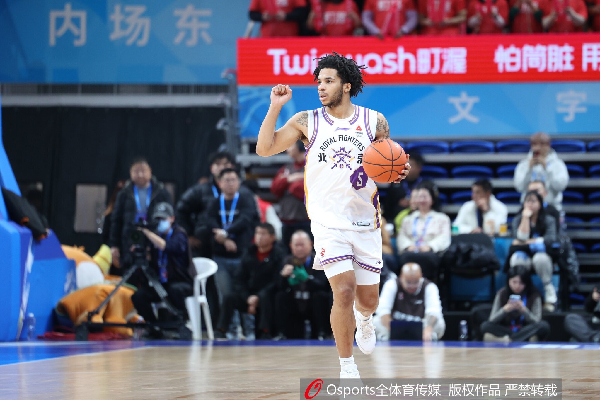 小尼尔森和76人签下Exhibit 10合同 他的父亲是球队管理副总裁